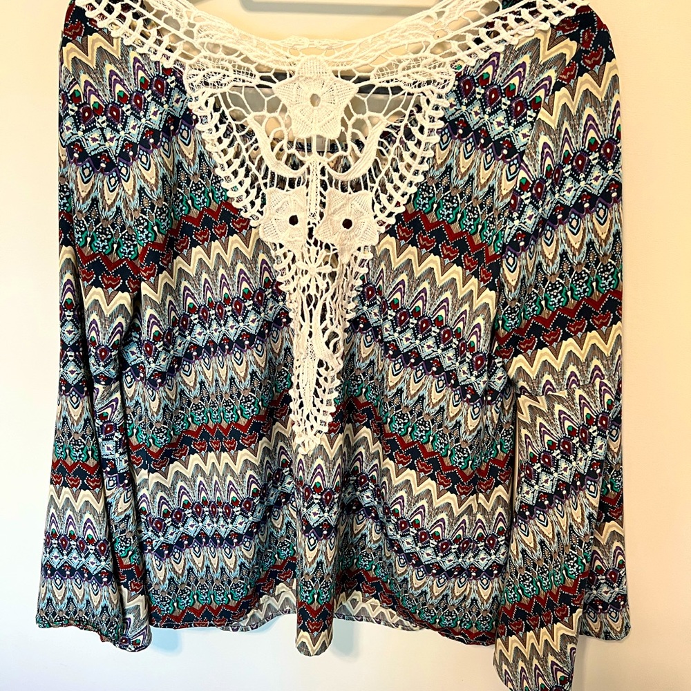 Pink Owl Women’s Blouse / Size S / Crocheted Back / Bell Sleeves / Like New